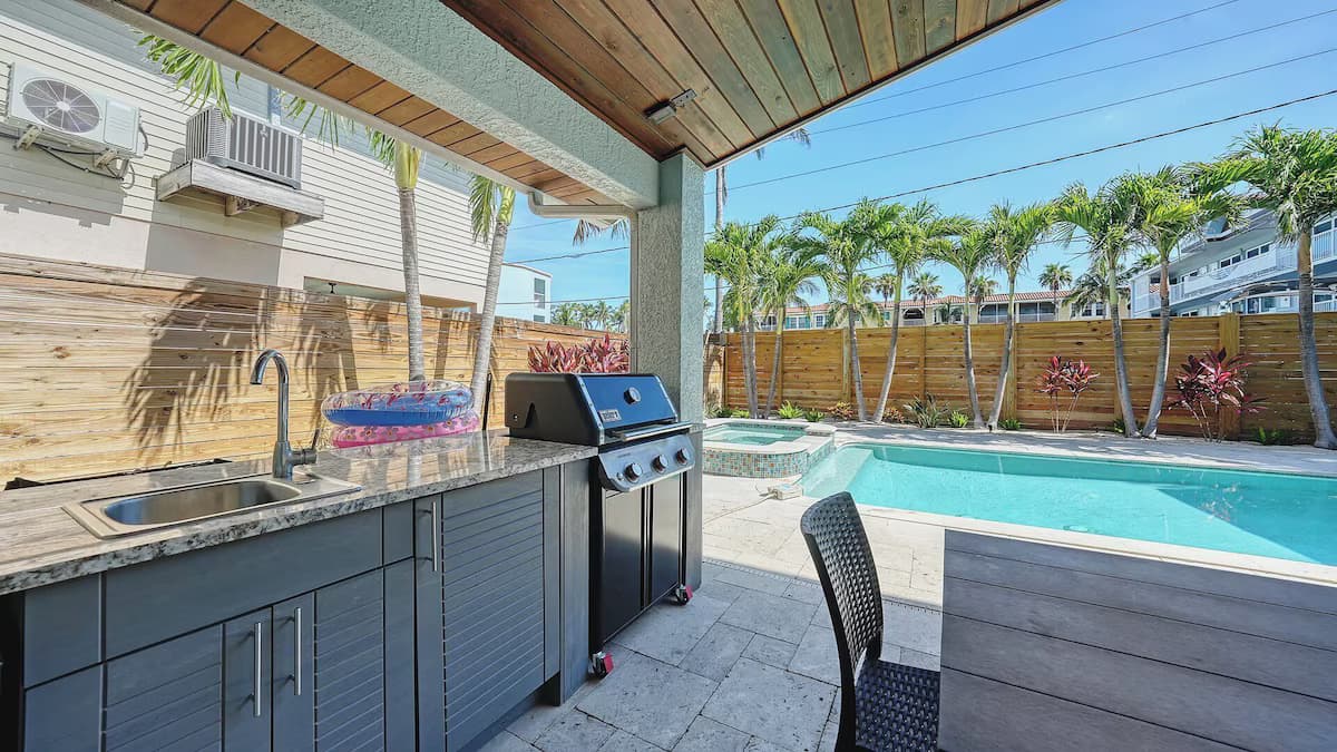 Anna Maria Island Rentals with Evening Pool Lighting (Bay to Beach House) — Bay to Beach House on Anna Maria Island
