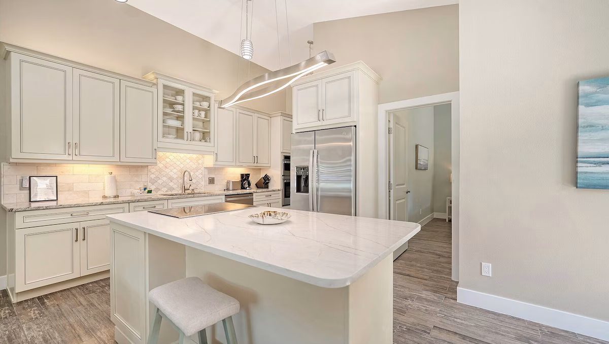 Fully equipped kitchen