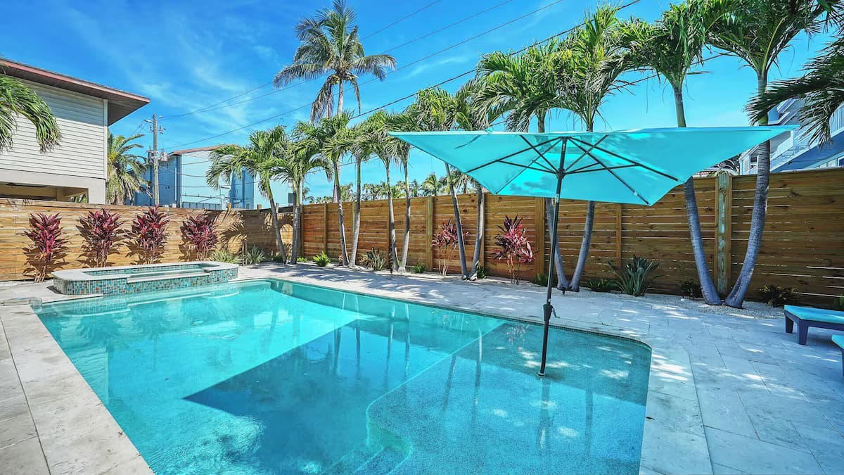 AMI Rentals Beach House poolside